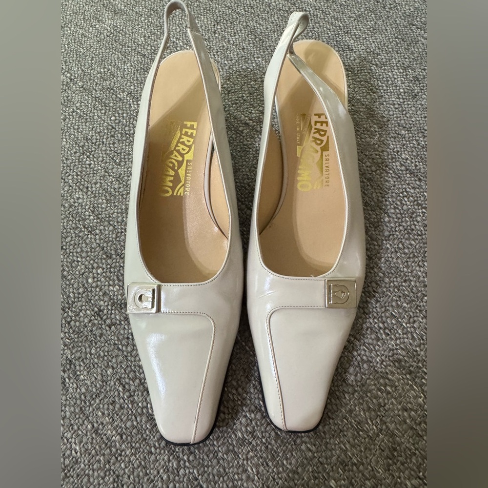 EUC Salvatore Ferragamo Patent Leather Slingback Pumps Women's Size: 9.5